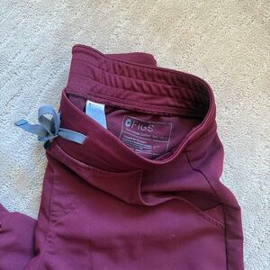 FIGS MAROON JOGGERS FOR WOMEN
